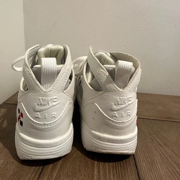 Nike Air Trainer Huarache Dominican Republic size 5.5 Youth RARE