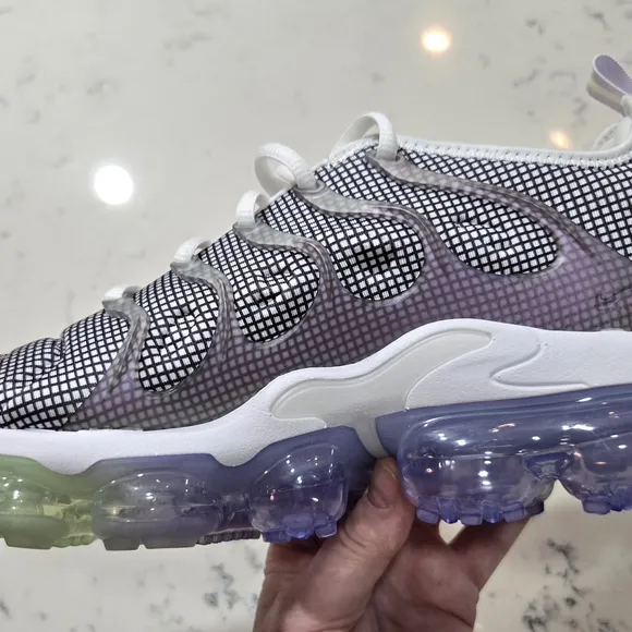 Nike Air VaporMax Plus Men's  Grid Print 924453-105 New No Box