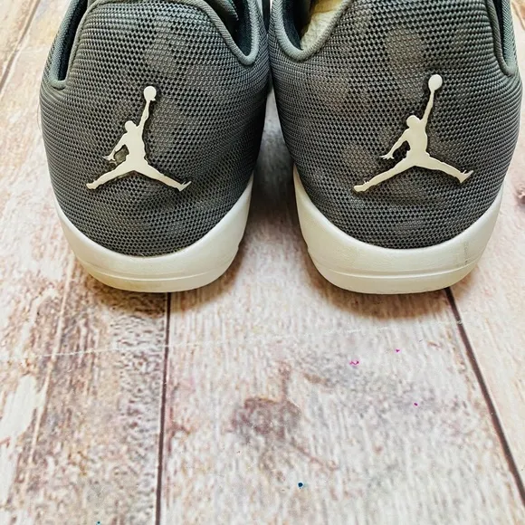 Nike animal print sneakers‎ size kids 7Y
