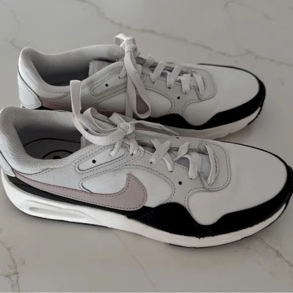 Nike Aur  Max SC Sneakers Women’s