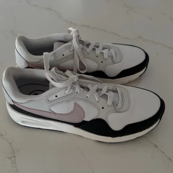 Nike Aur  Max SC Sneakers Women’s