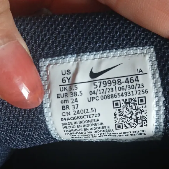 Nike Black and Blue Sneakers with Air Max Cushioning