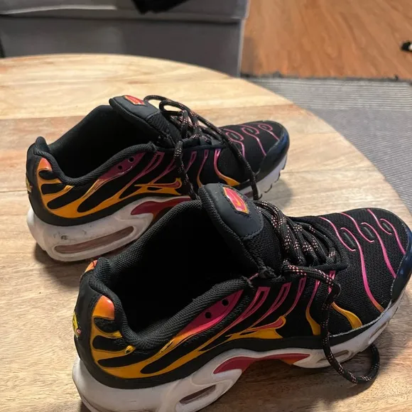 Nike Black and Pink Air Max Plus GS Sneakers 5Y