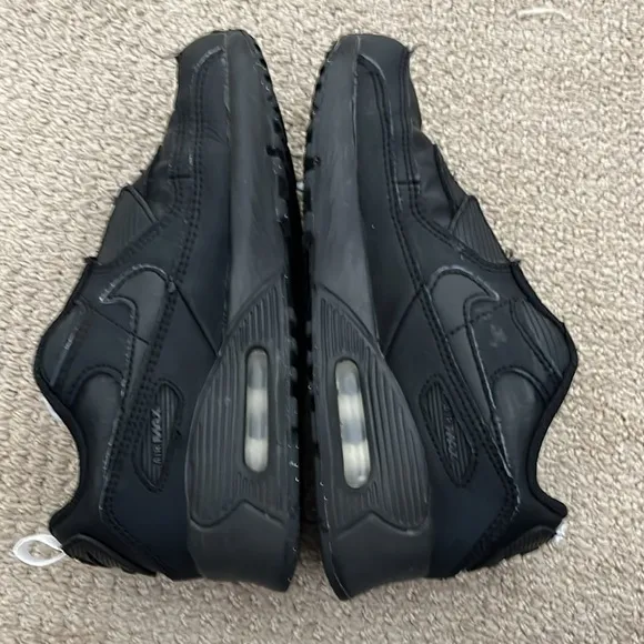 Nike Black Boys Sneakers Size 2Y
