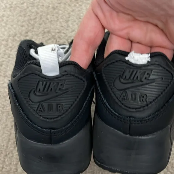 Nike Black Boys Sneakers Size 2Y