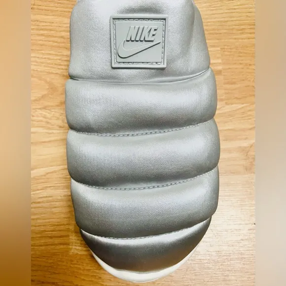 Nike Burrow SE Slides Slippers Silver Light Puffer FZ7940 001 Women's Size 7 New