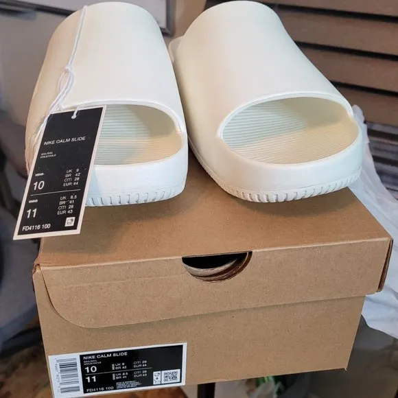 Nike Calm Unisex Slides SAIL/ White Slides New In Box SIZE 7