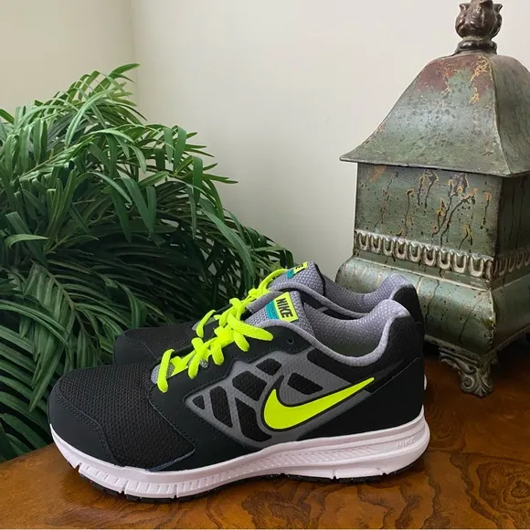Nike Downshifter 6 Youth Black / Neon Green Sneakers