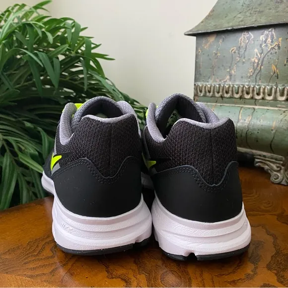 Nike Downshifter 6 Youth Black / Neon Green Sneakers