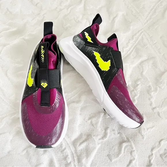 Nike Flex Plus SE Boys Sneakers New
