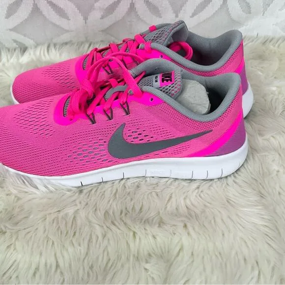 Nike Free RN GS Barbie Pink Blast Running Sneakers Youth SIze 6.5