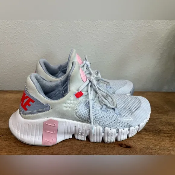 Nike Gray Metcon 4 Pink Sneakers with Breathable Mesh Upper