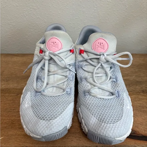 Nike Gray Metcon 4 Pink Sneakers with Breathable Mesh Upper