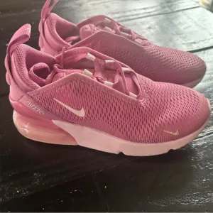 Nike Kids Sneakers in Pink