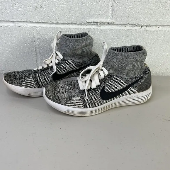 NIKE Mesh HighTop Athletic Sneakers sz 8 Gray/White 818677-101 lunarepic flyknit