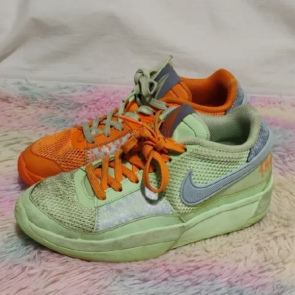 Nike Mismatched Basketball Orange/Green Sneakers W Mesh Upper 5Y #52