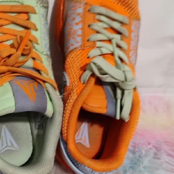 Nike Mismatched Basketball Orange/Green Sneakers W Mesh Upper 5Y #52