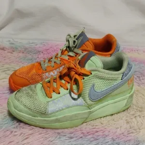 Nike Mismatched Basketball Orange/Green Sneakers W Mesh Upper 5Y #52