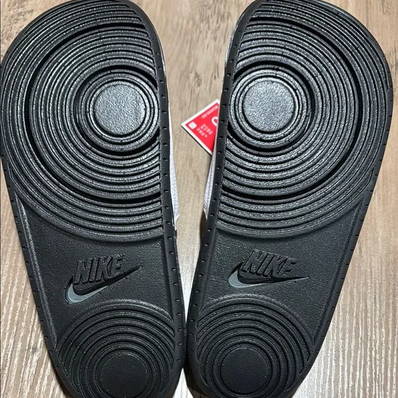 Nike Offcourt Men's Slides -  Dark Grey/White/Black NWT Size 10