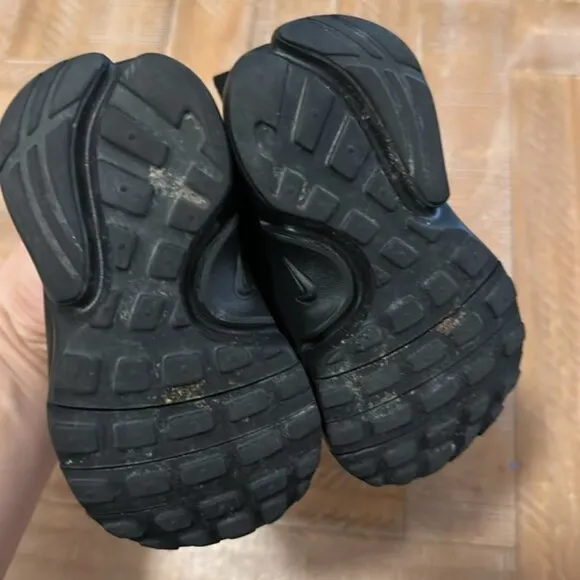 Nike Presto All-Black Toddle Elastic Lace Slip-On Sneakers
