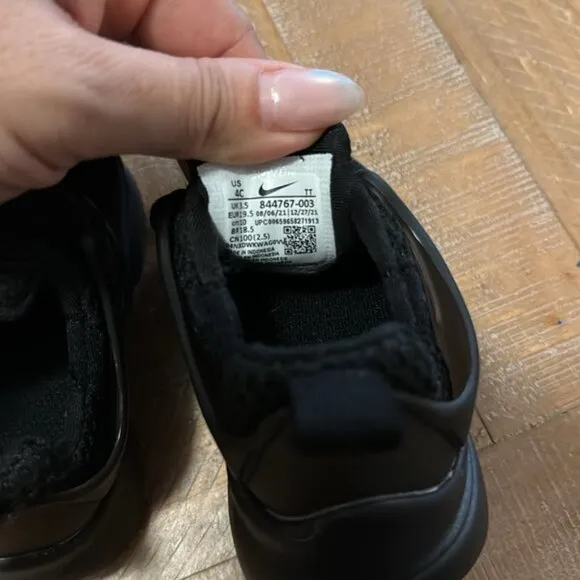 Nike Presto All-Black Toddle Elastic Lace Slip-On Sneakers