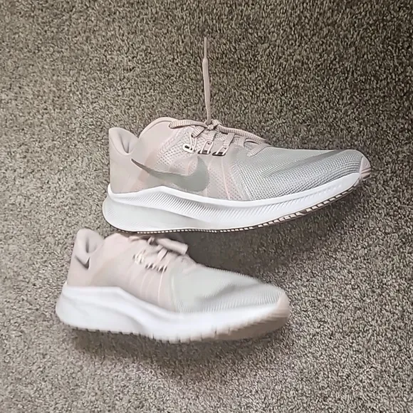 Nike Quest Running Sneakers Women's Sz Us 11  Pink and Grey Mesh Pre-owned