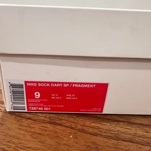 Nike Sock Dart SP Oreo - size 9 - fantastic condition -