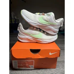 Nike Star Runner 4 NN SE (PS) White/Multi Girl's Slip On Sneakers-Size 12C NWB
