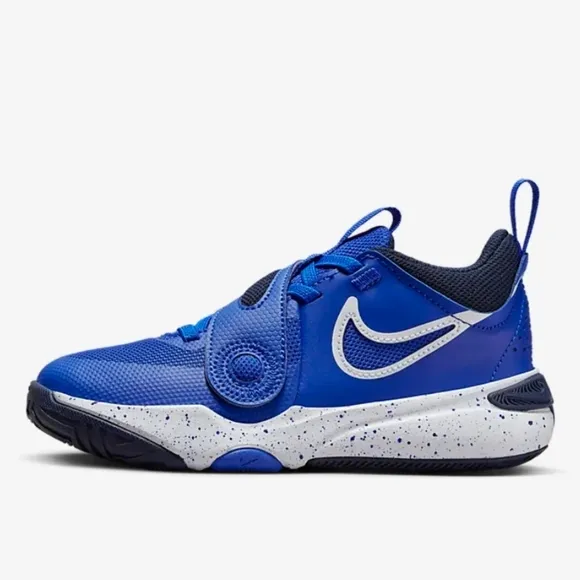 Nike Team Hustle D 11 ,size 5Y