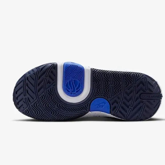 Nike Team Hustle D 11 ,size 5Y