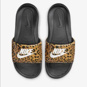 NIKE VICTORI ONE CHUTNEY ANIMAL PRINT SLIDES NWT SZ 8