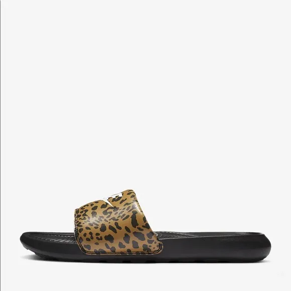 NIKE VICTORI ONE CHUTNEY ANIMAL PRINT SLIDES NWT SZ 8
