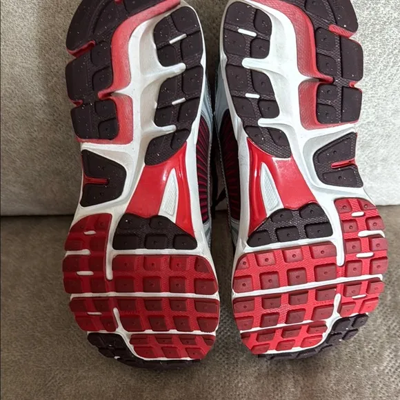 Nike Vomero 5 Red and Gray Sneakers Breathable Mesh Athletic