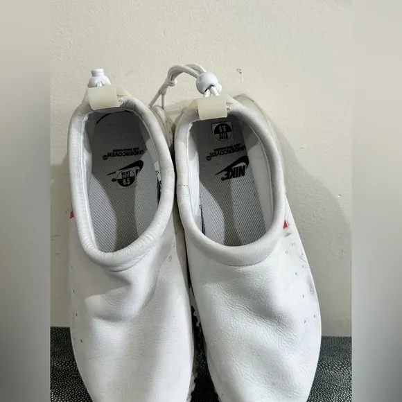 Nike White Sneakers Modern Slip-On Design