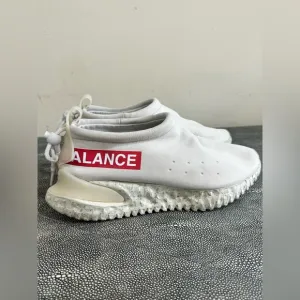 Nike White Sneakers Modern Slip-On Design