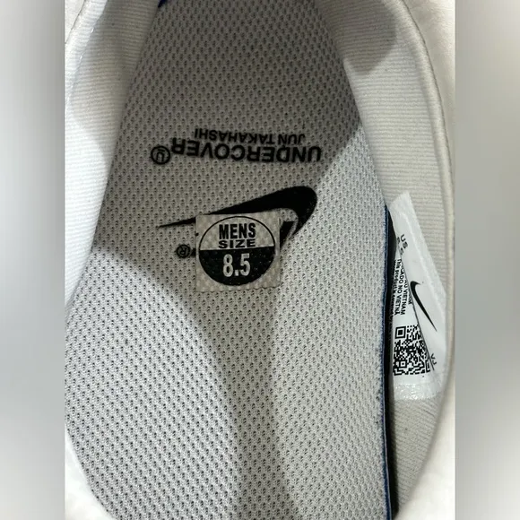 Nike White Sneakers Modern Slip-On Design