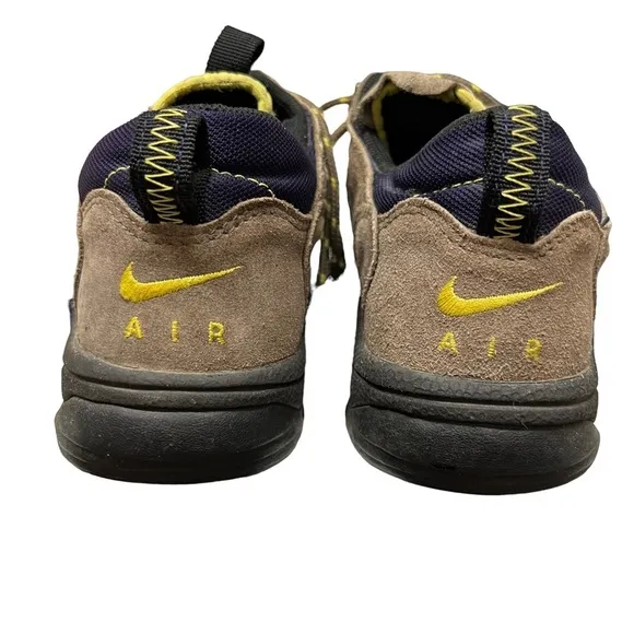 Nike Women’s Brown Suede Hiking Sneakers Size 7.5