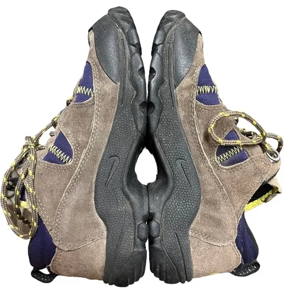 Nike Women’s Brown Suede Hiking Sneakers Size 7.5