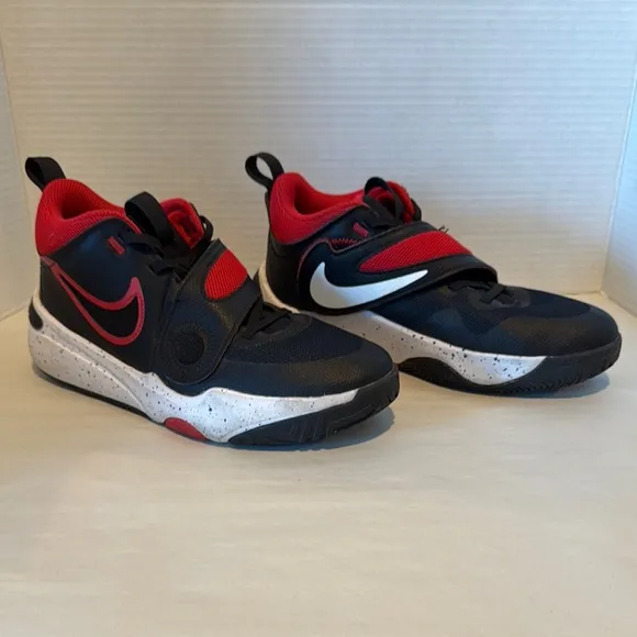 Nike youth leather and mesh Black and Red Sneakers. Size Y6