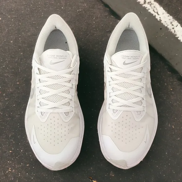NIKE Zoom Winflo 8 Sneakers Size 10 White Running Workout Mesh