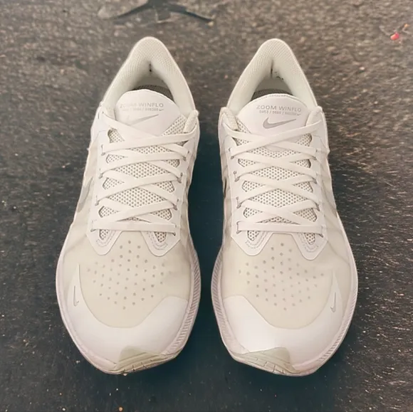 NIKE Zoom Winflo 8 Sneakers Size 10 White Running Workout Mesh