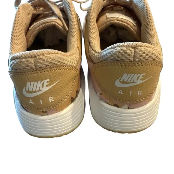 Nike’s Air Max SC Leather Sneakers Size 8.5