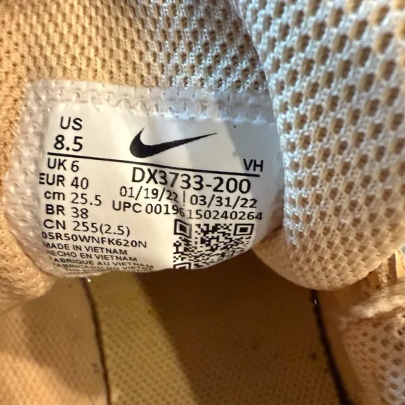 Nike’s Air Max SC Leather Sneakers Size 8.5