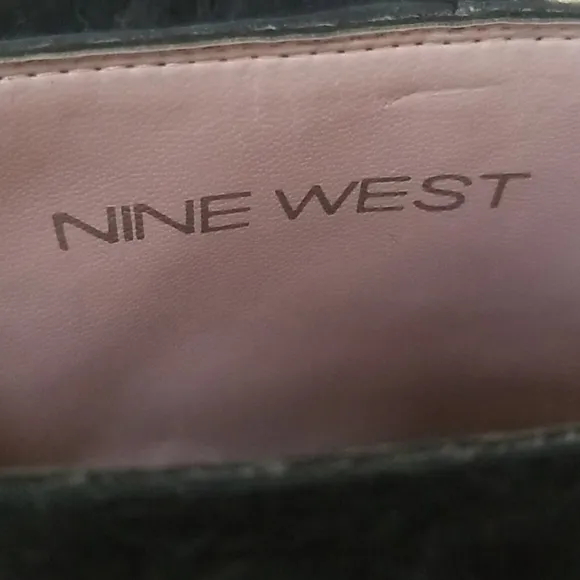 NINE WEST Black Leather Faux Fur Size 7.5 Boots