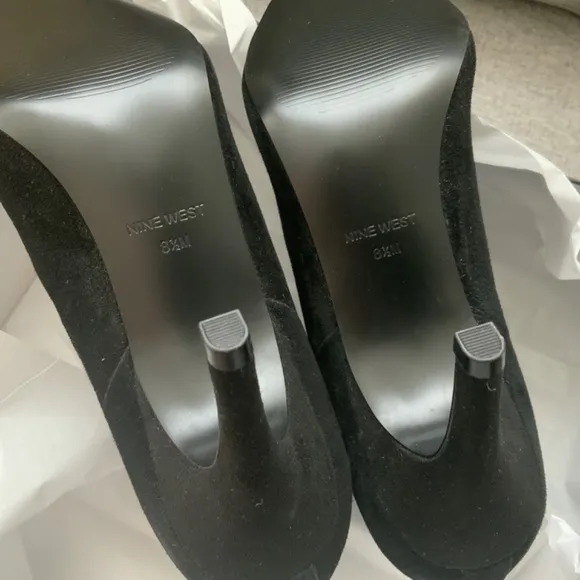 NINE WEST Joliee Black Leather Booties Pointed toe Stiletto Heel Ankle Boots 8.5