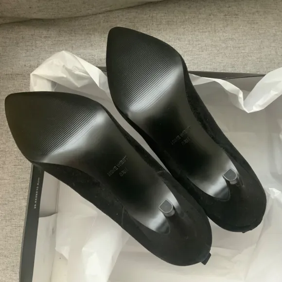 NINE WEST Joliee Black Leather Booties Pointed toe Stiletto Heel Ankle Boots 8.5
