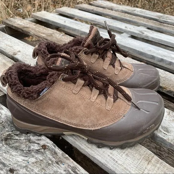North Face Heat Seekers 200 gram furry low winter snow boots 8.5