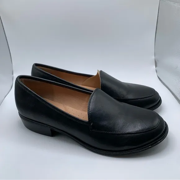 NWB Sofft Women's Napoli black leather flat loafers size 9M 1058