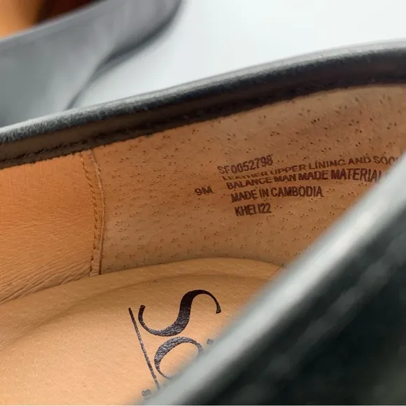 NWB Sofft Women's Napoli black leather flat loafers size 9M 1058