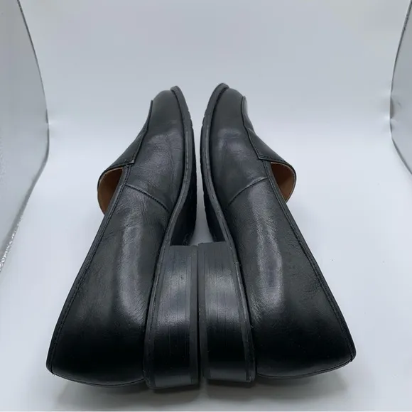 NWB Sofft Women's Napoli black leather flat loafers size 9M 1058